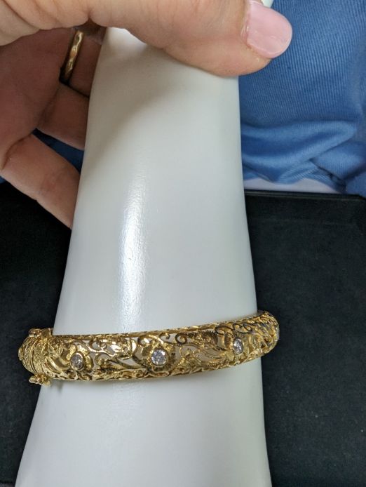 18K Gold Bangle Bracelet with Natural Diamonds (Hinged) 7", 16.39 grams