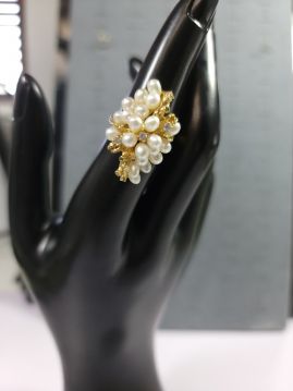 14K Yellow Gold Ring with Diamonds and Pearls 8.64 grams .15 TCW Size 6